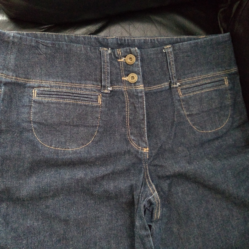 Wide-Leg Jeans - Picture 4 of 6